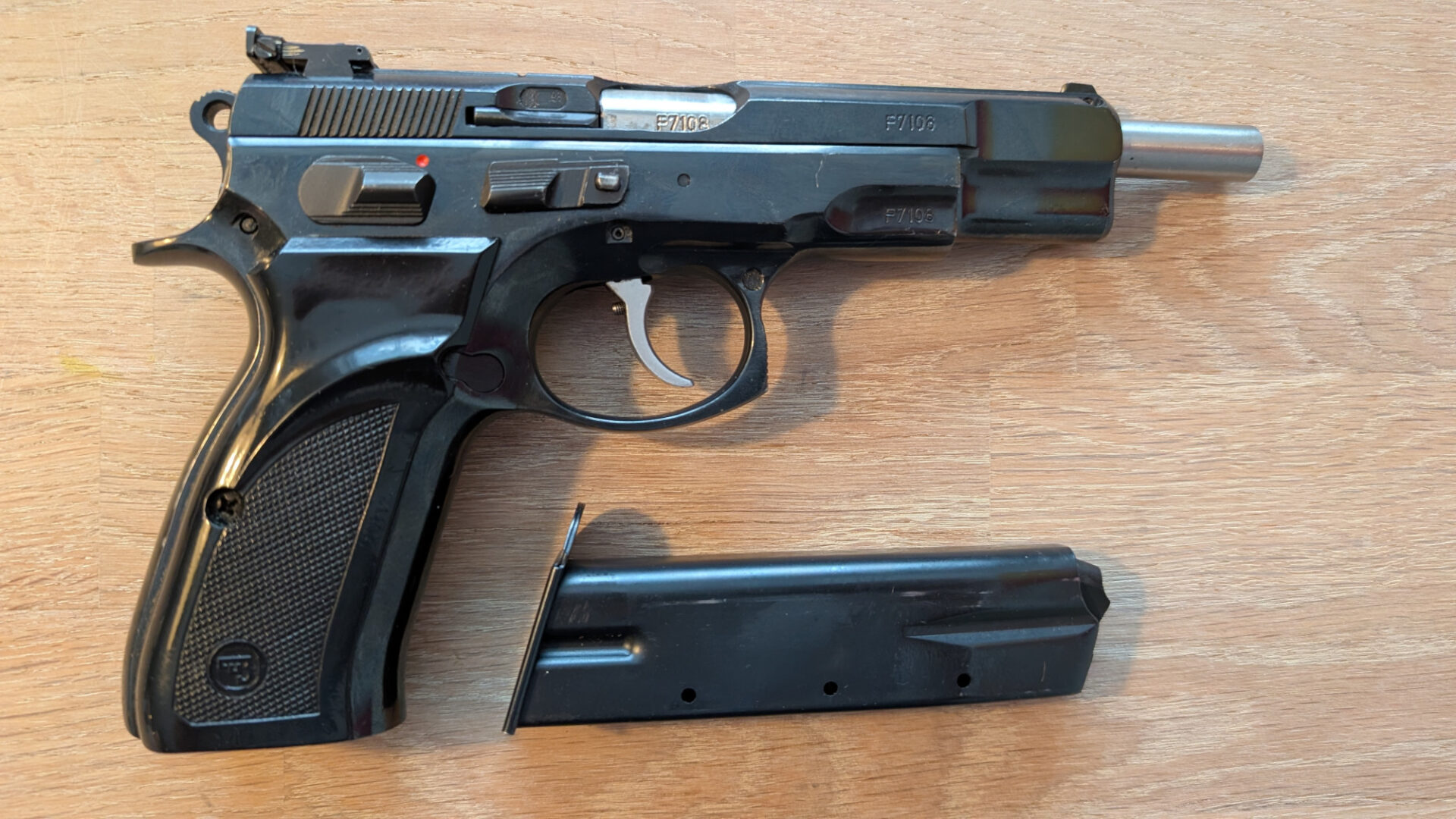 CZ, Model 85 Combat (inkl. vekselsæt) - Billede 3